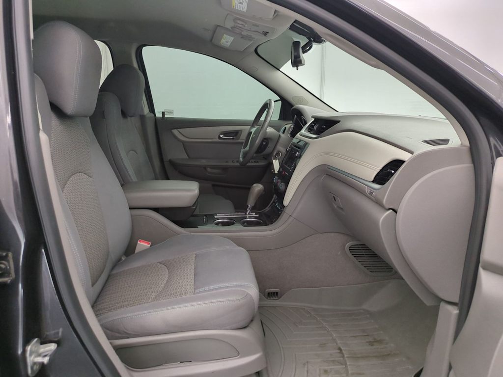 Thumbnail: 2017 Chevrolet Traverse - 12
