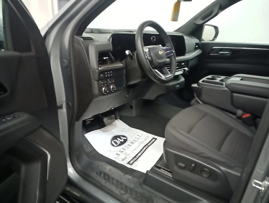 Thumbnail: 2026 Chevrolet Suburban - 2