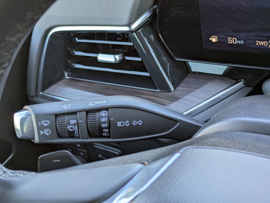 Thumbnail: 2025 Chevrolet Suburban - 17