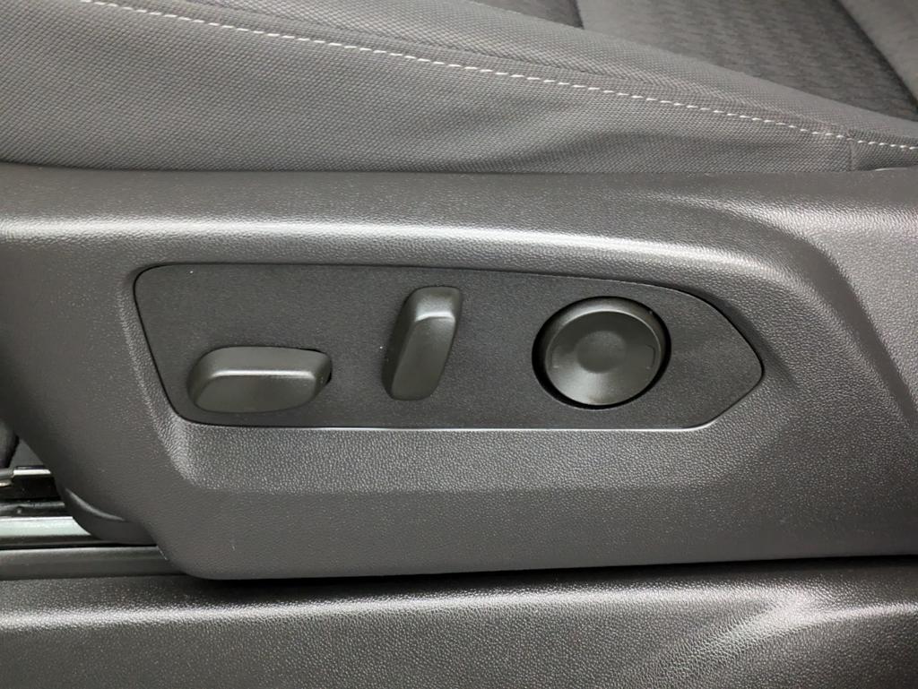 Thumbnail: 2025 Chevrolet Suburban - 23