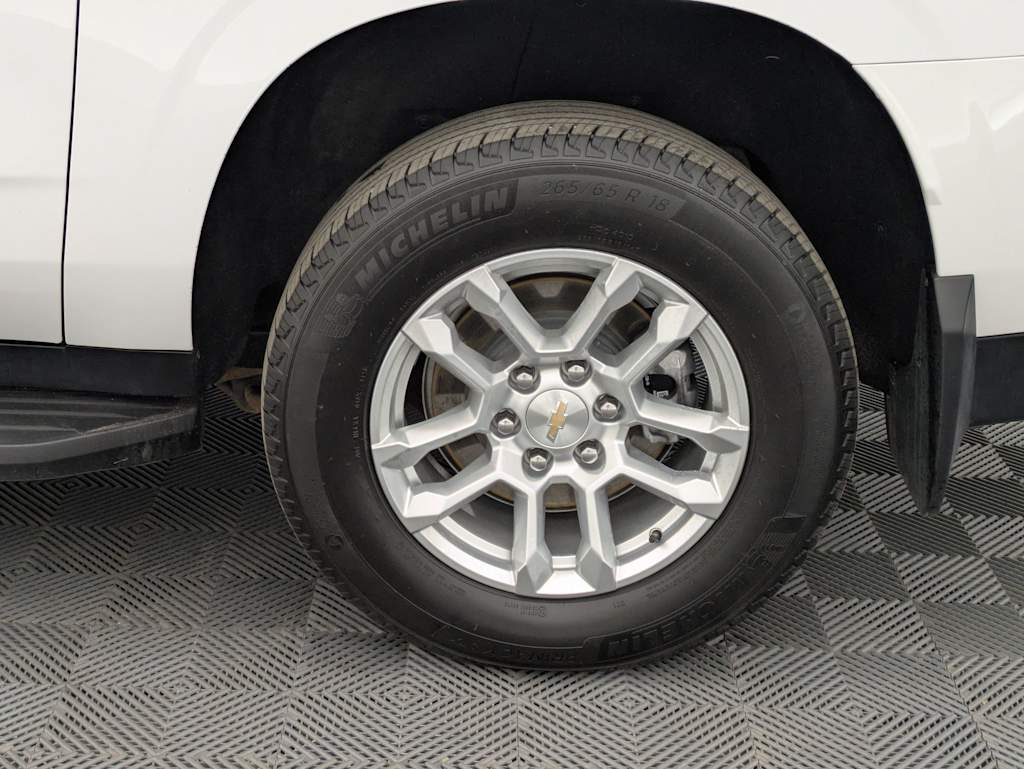 Thumbnail: 2025 Chevrolet Suburban - 8