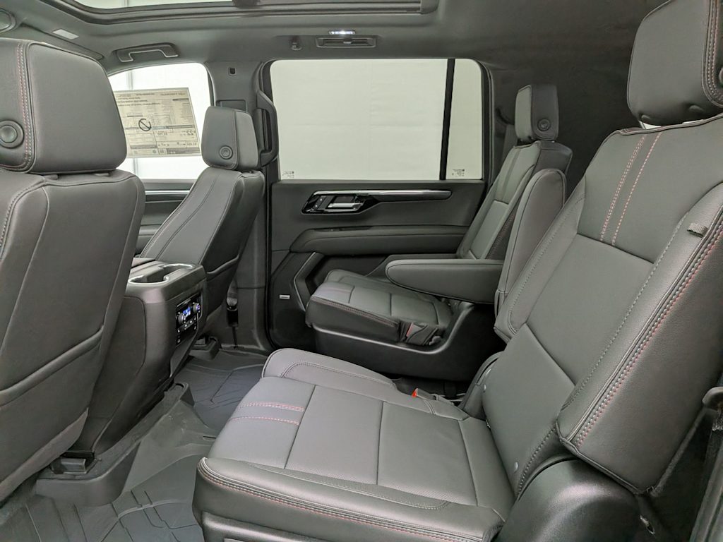 Thumbnail: 2026 Chevrolet Suburban - 28
