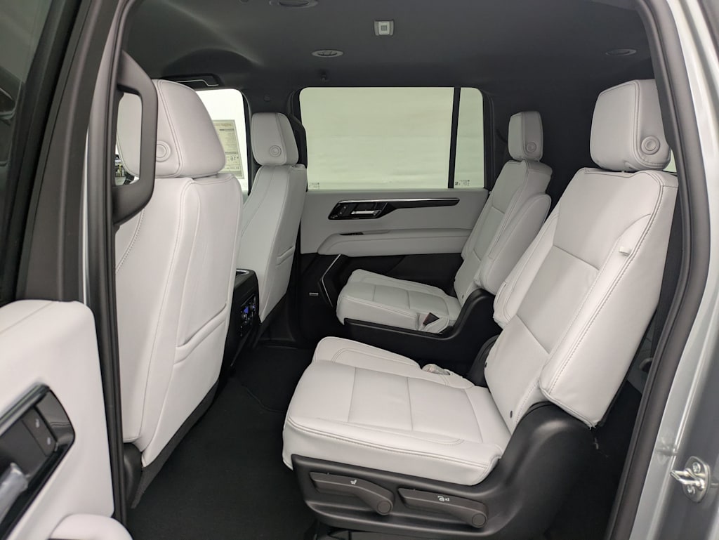 Thumbnail: 2025 Chevrolet Suburban - 27