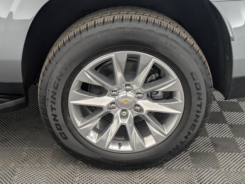 Thumbnail: 2025 Chevrolet Suburban - 8