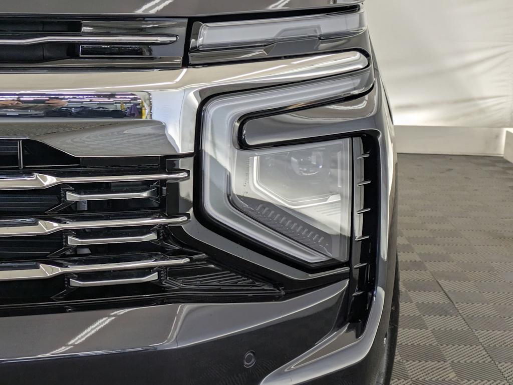 Thumbnail: 2025 Chevrolet Suburban - 22