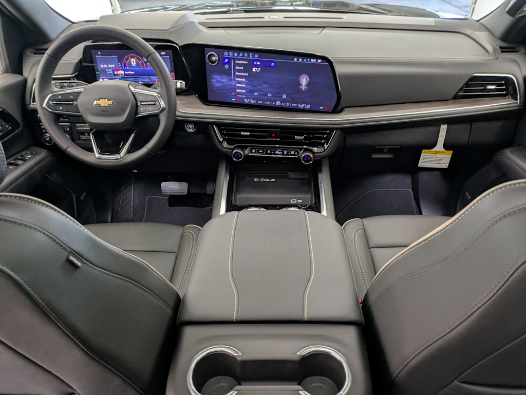 Thumbnail: 2025 Chevrolet Suburban - 9