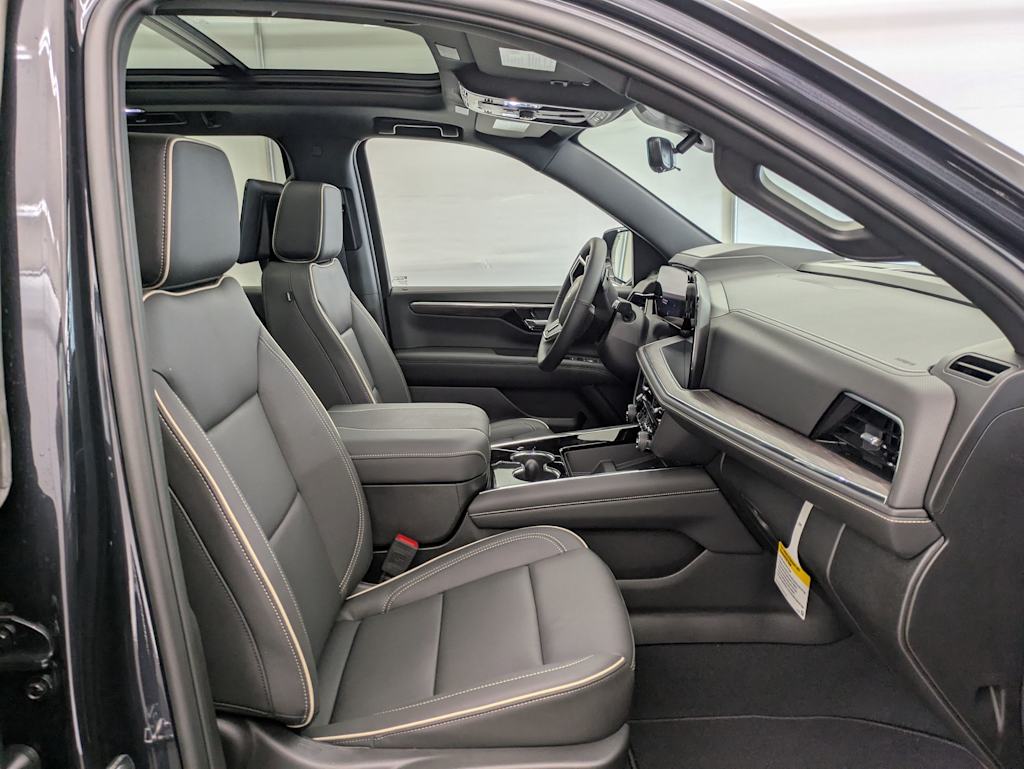 Thumbnail: 2025 Chevrolet Suburban - 11