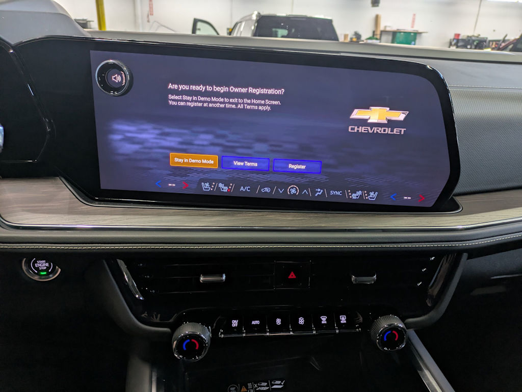 Thumbnail: 2025 Chevrolet Suburban - 14