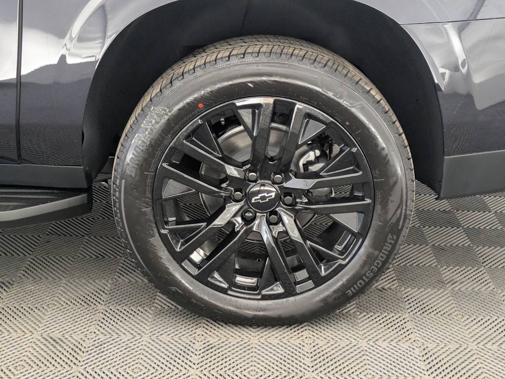 Thumbnail: 2025 Chevrolet Suburban - 7