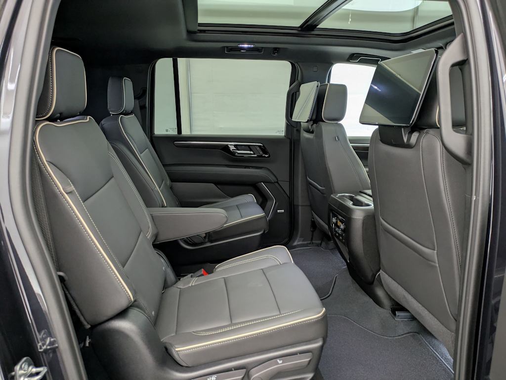 Thumbnail: 2025 Chevrolet Suburban - 30