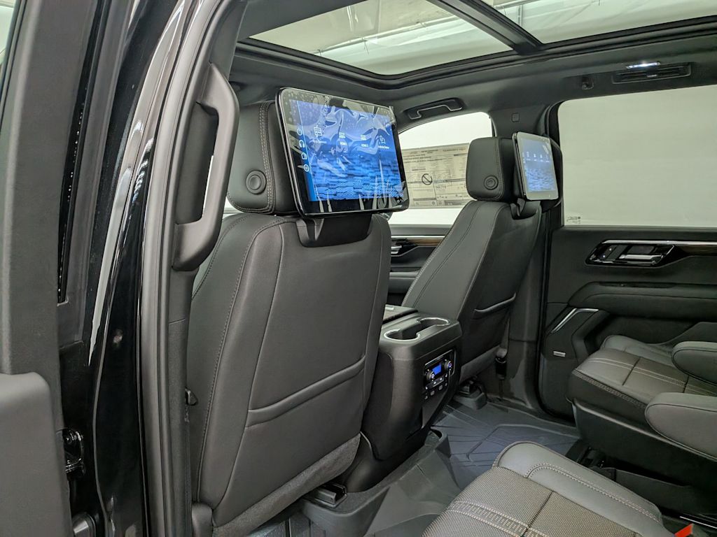 Thumbnail: 2026 Chevrolet Suburban - 13