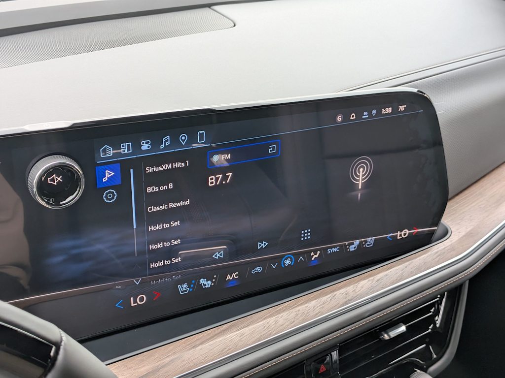 Thumbnail: 2026 Chevrolet Suburban - 33