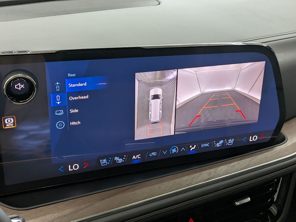 Thumbnail: 2026 Chevrolet Suburban - 32