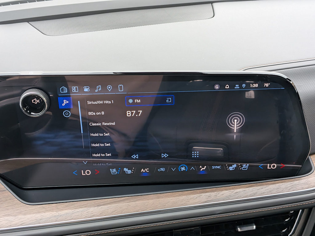 Thumbnail: 2026 Chevrolet Suburban - 15