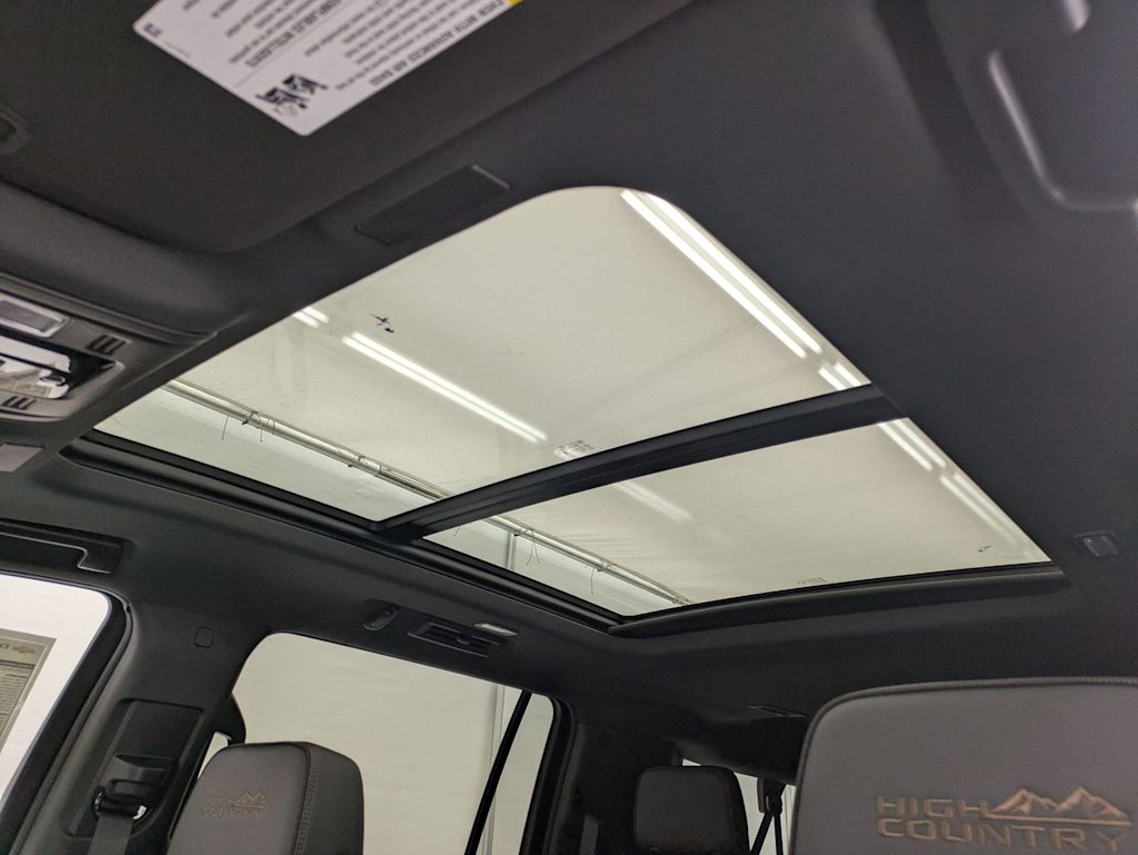 Thumbnail: 2026 Chevrolet Suburban - 27