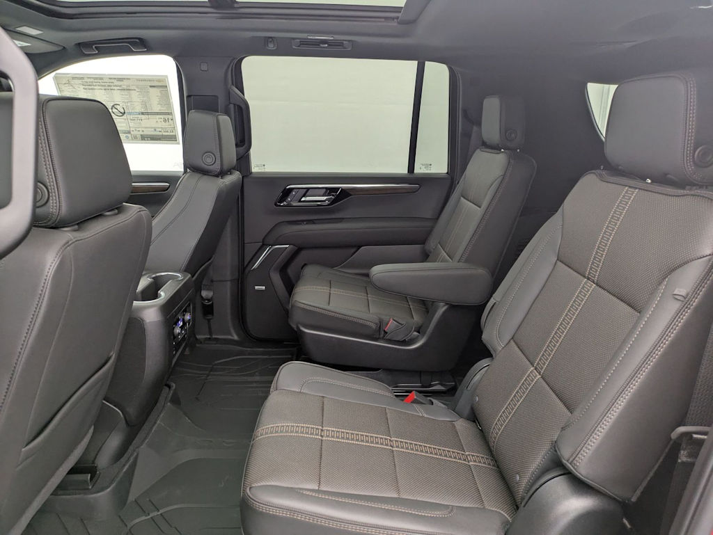 Thumbnail: 2026 Chevrolet Suburban - 28