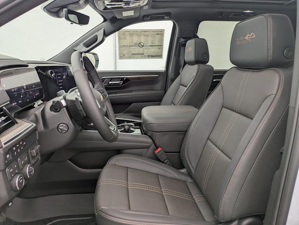 Thumbnail: 2026 Chevrolet Suburban - 11