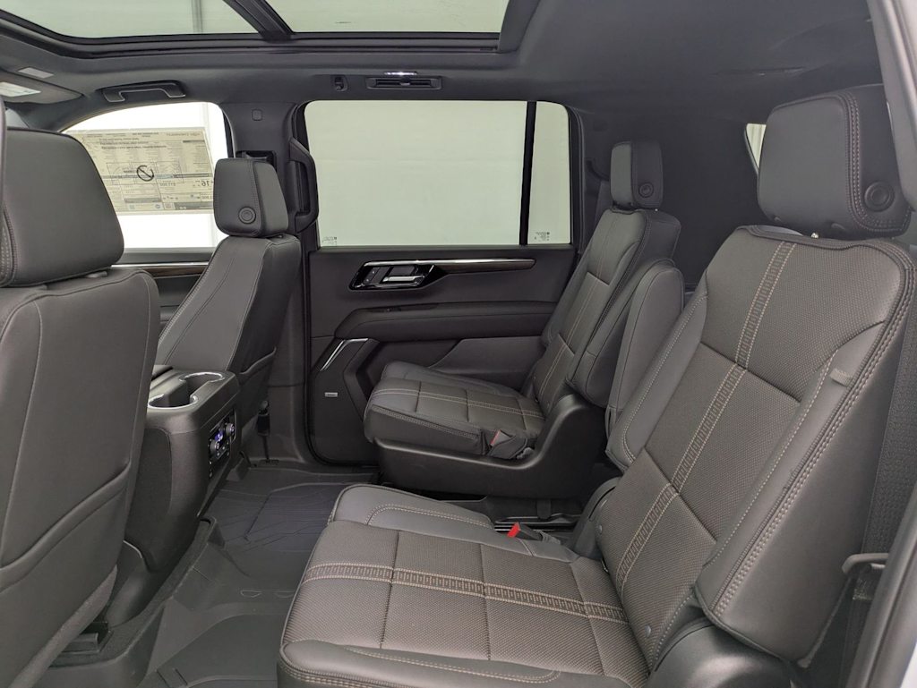Thumbnail: 2026 Chevrolet Suburban - 28