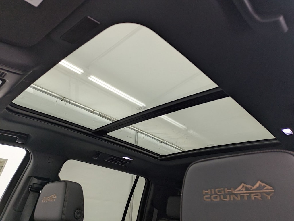 Thumbnail: 2026 Chevrolet Suburban - 27
