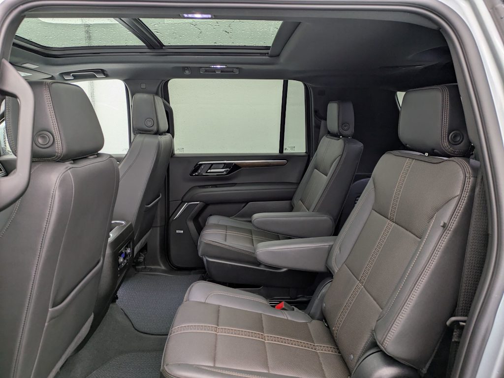 Thumbnail: 2025 Chevrolet Suburban - 29