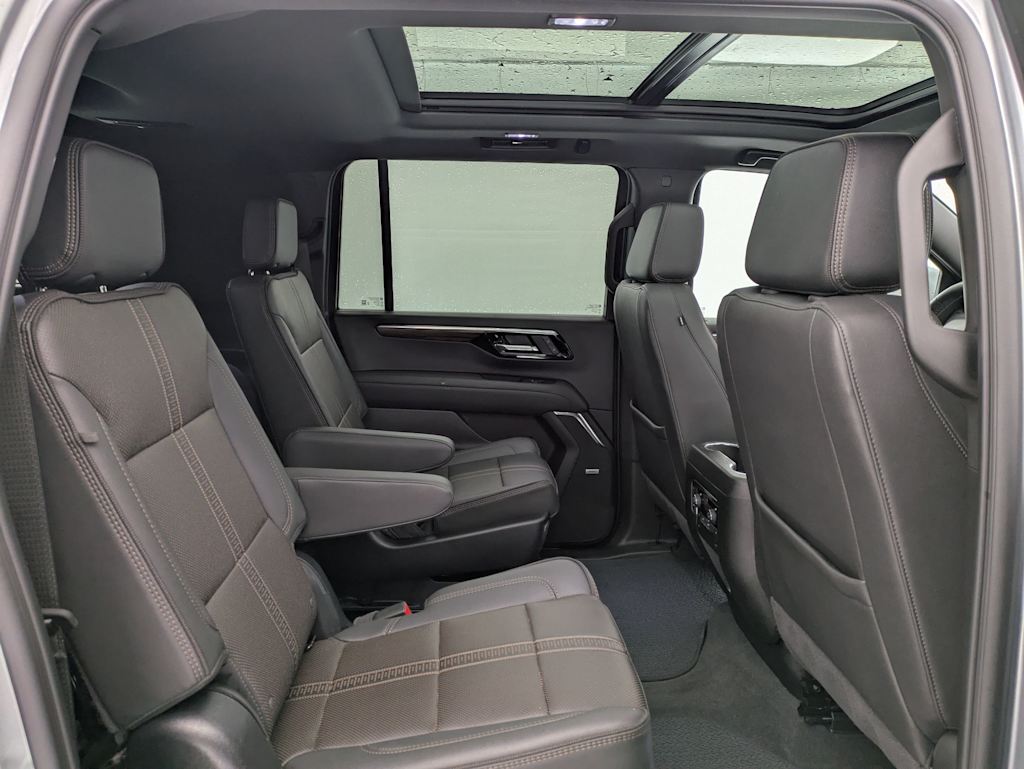 Thumbnail: 2025 Chevrolet Suburban - 30