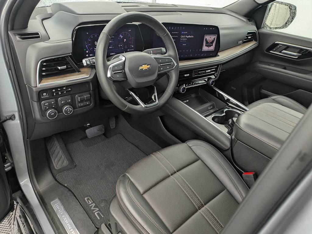 Thumbnail: 2025 Chevrolet Suburban - 2
