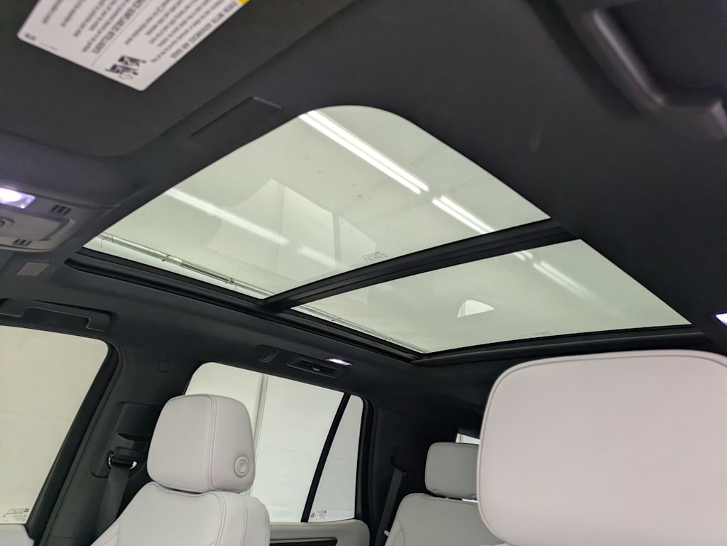 Thumbnail: 2025 Chevrolet Tahoe - 28
