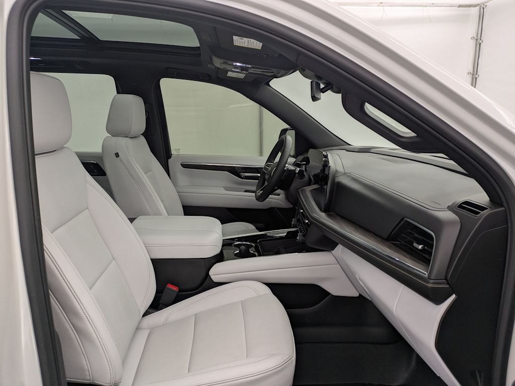 Thumbnail: 2025 Chevrolet Tahoe - 12