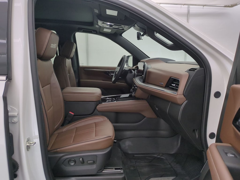 Thumbnail: 2025 Chevrolet Tahoe - 11