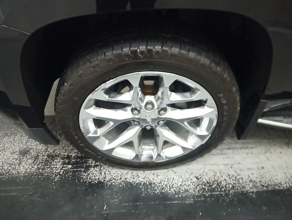 Thumbnail: 2019 Chevrolet Tahoe - 3