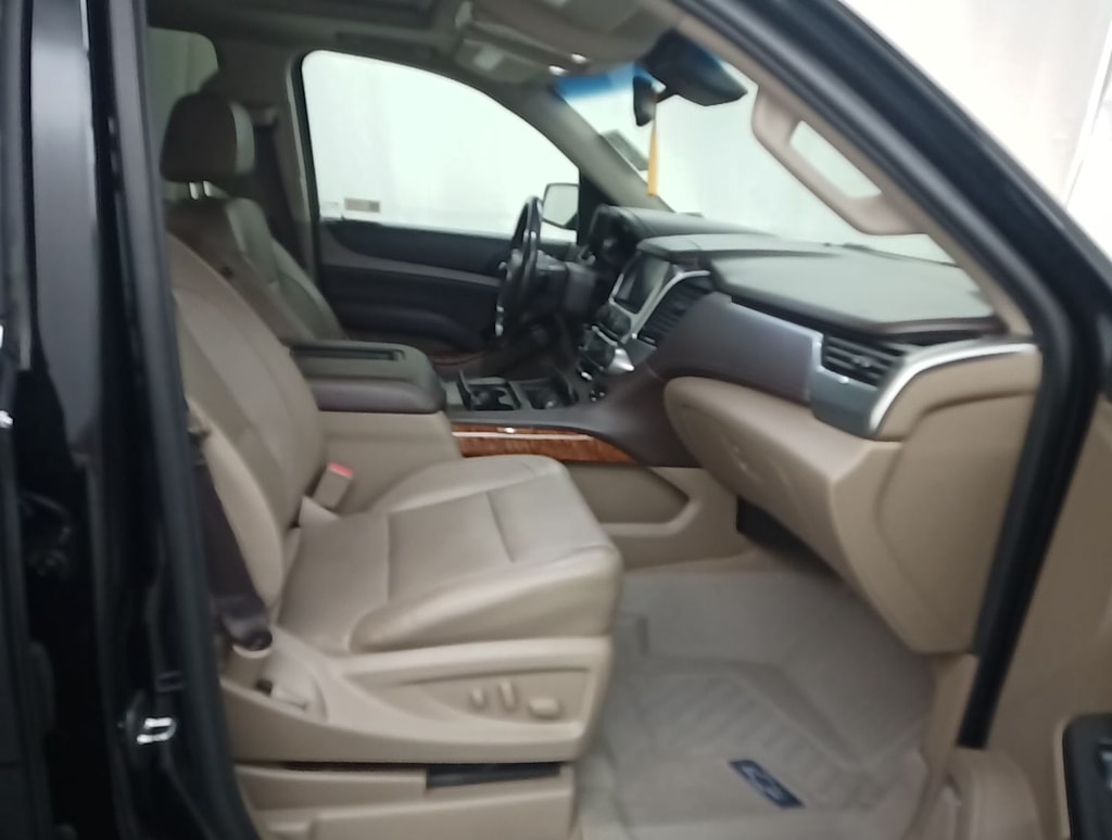 Thumbnail: 2019 Chevrolet Tahoe - 4