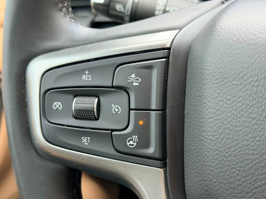 Thumbnail: 2024 Chevrolet Suburban - 30