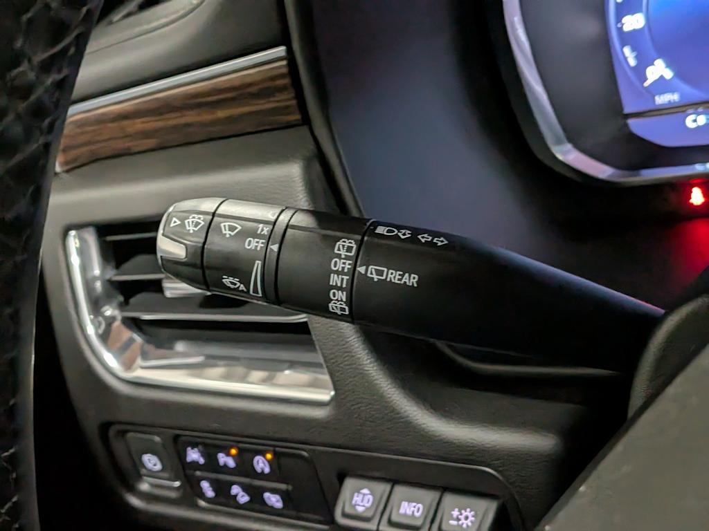 Thumbnail: 2023 Chevrolet Suburban - 32