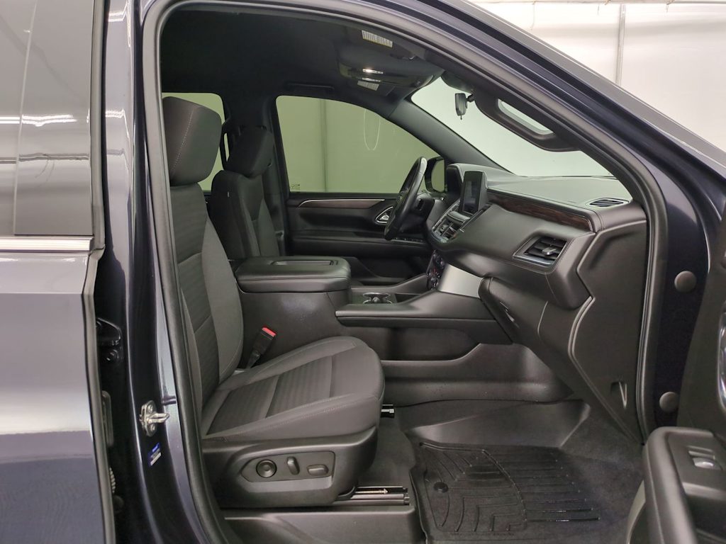 Thumbnail: 2023 Chevrolet Tahoe - 12