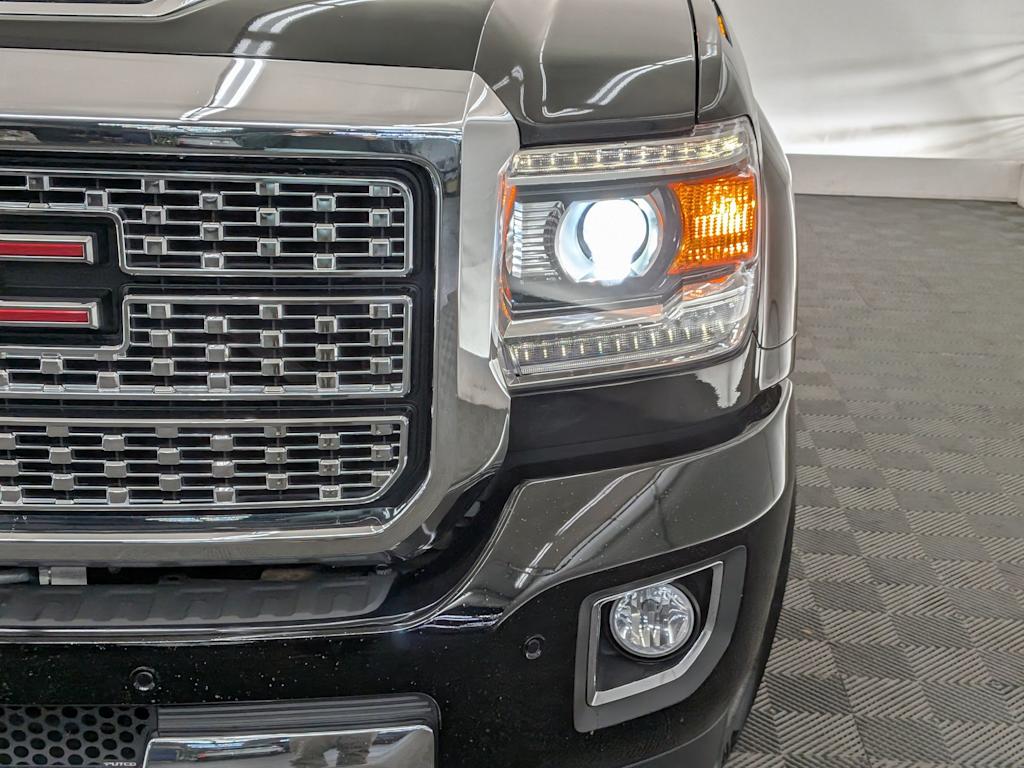 Thumbnail: 2019 GMC Sierra 2500 - 23