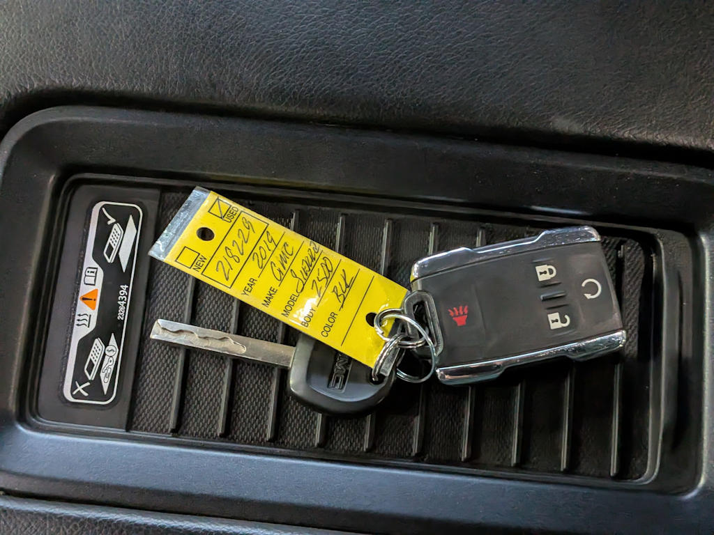 Thumbnail: 2019 GMC Sierra 2500 - 18