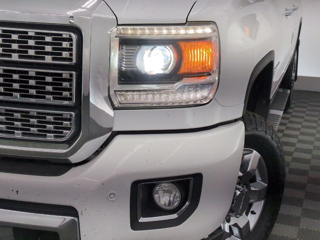 Thumbnail: 2018 GMC Sierra 3500 - 23