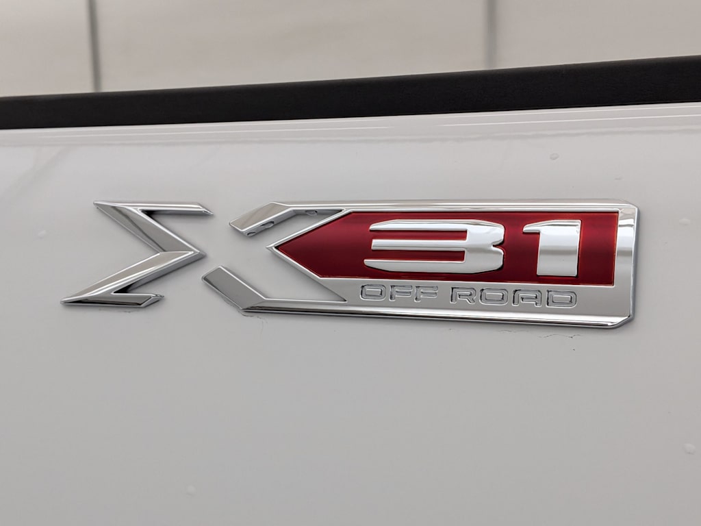 Thumbnail: 2023 GMC Sierra 3500 - 28