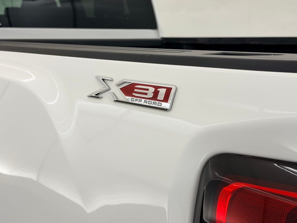 Thumbnail: 2023 GMC Sierra 3500 - 22