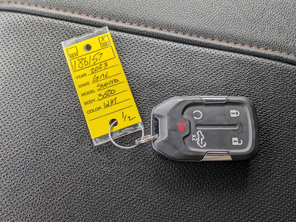 Thumbnail: 2023 GMC Sierra 3500 - 17