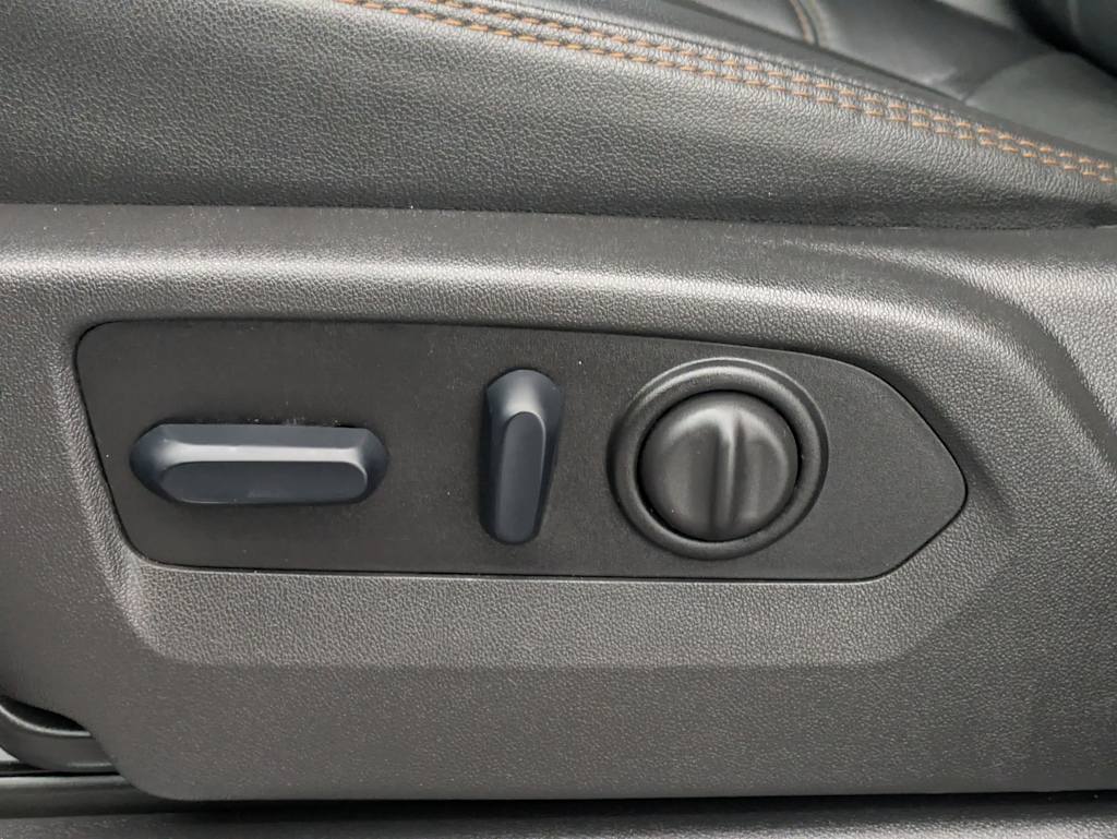 Thumbnail: 2023 GMC Sierra 3500 - 26