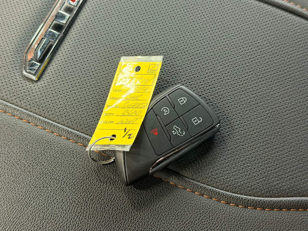 Thumbnail: 2024 GMC Sierra 3500 - 18