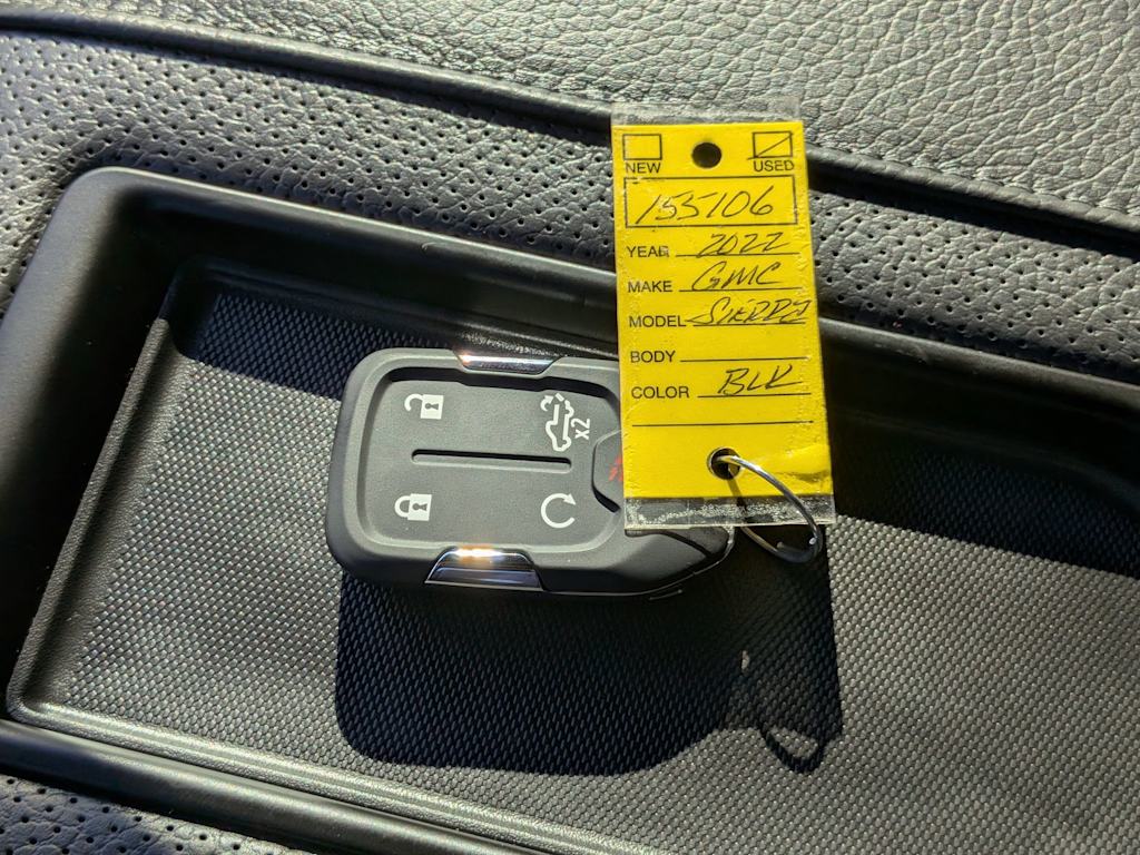 Thumbnail: 2022 GMC Sierra 3500 - 17