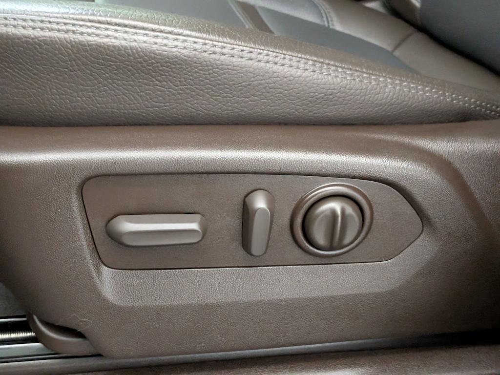 Thumbnail: 2022 GMC Sierra 3500 - 27