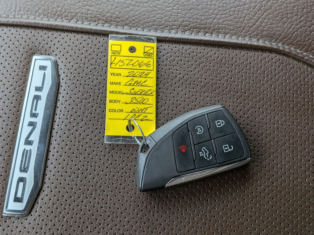 Thumbnail: 2024 GMC Sierra 3500 - 18