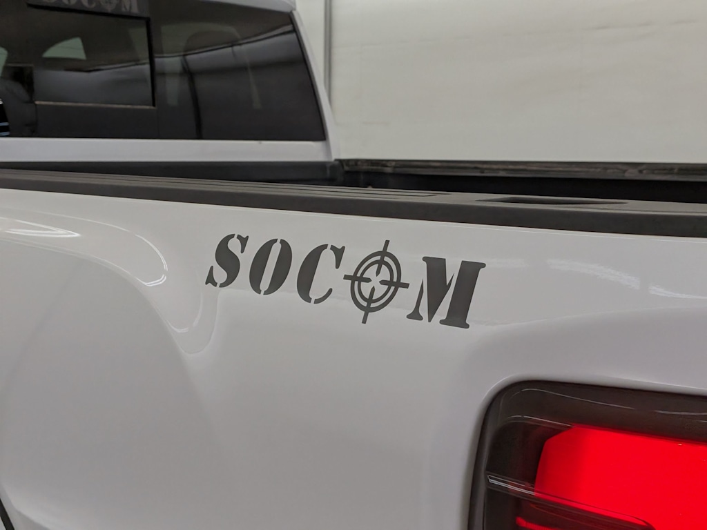 Thumbnail: 2024 GMC Sierra 3500 - 24