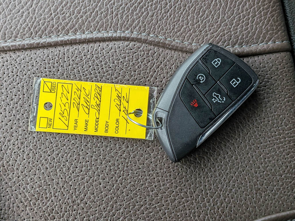 Thumbnail: 2024 GMC Sierra 3500 - 18