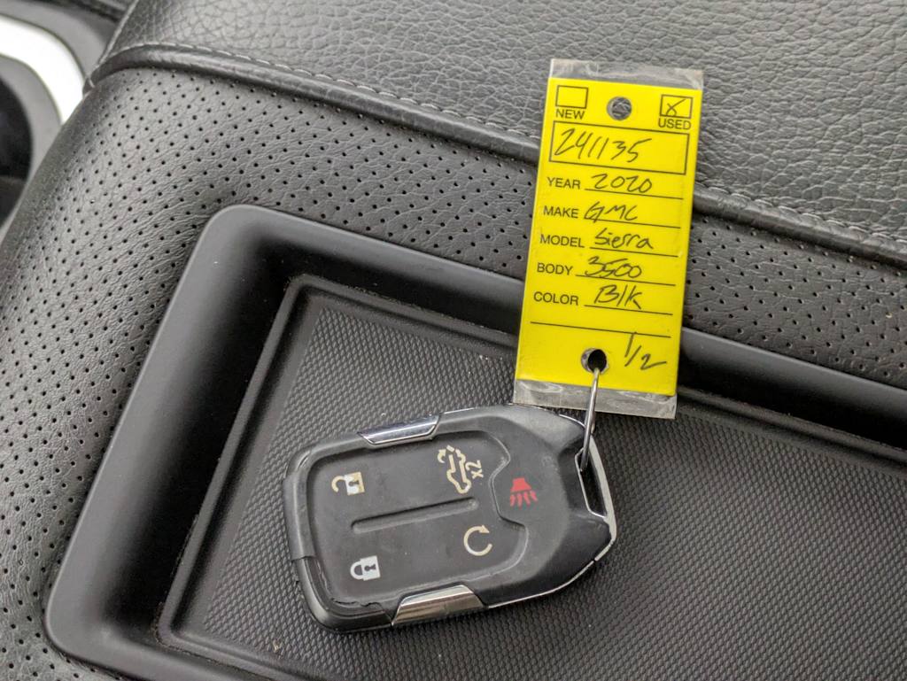 Thumbnail: 2020 GMC Sierra 3500 - 17