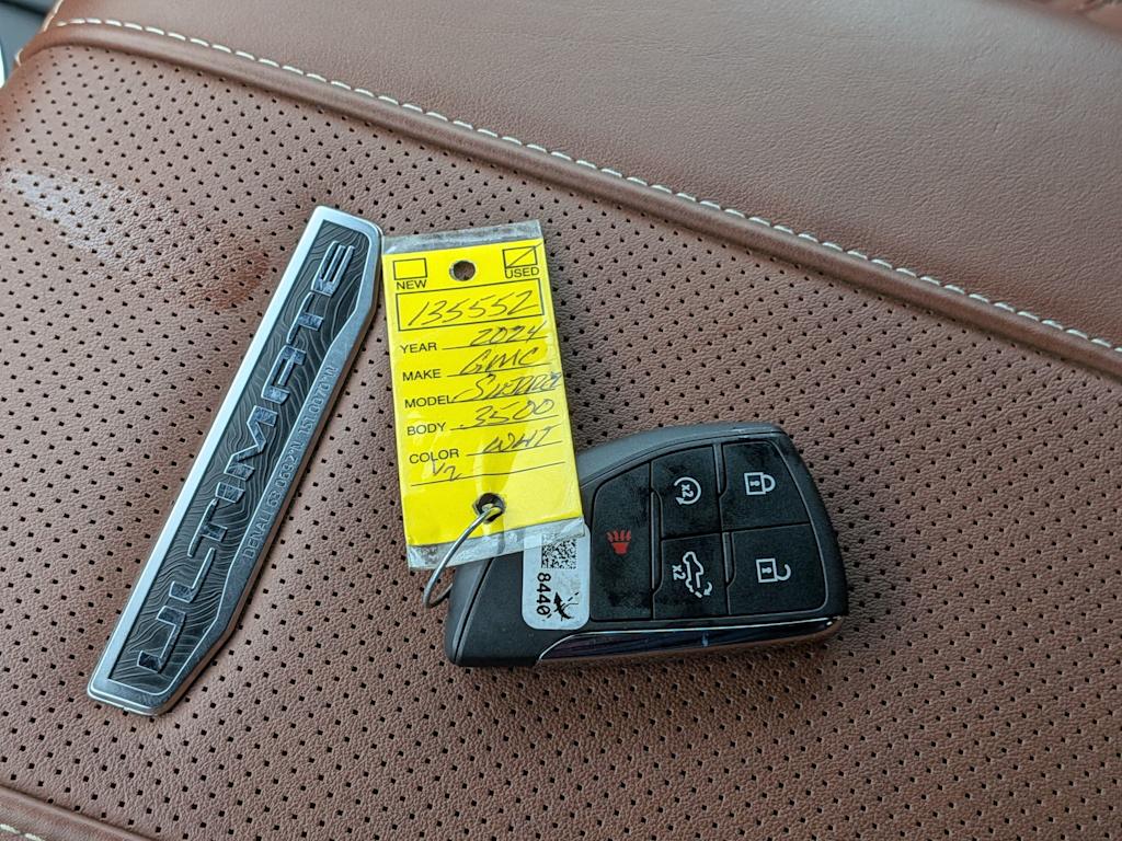 Thumbnail: 2024 GMC Sierra 3500 - 16