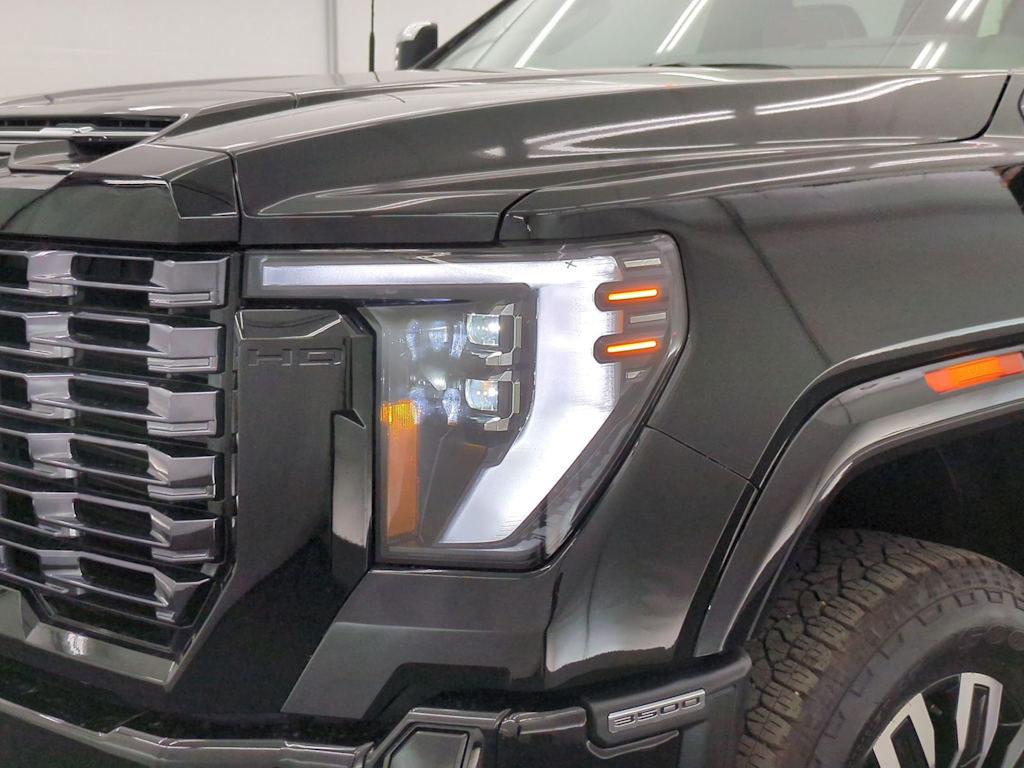 Thumbnail: 2025 GMC Sierra 3500 - 22
